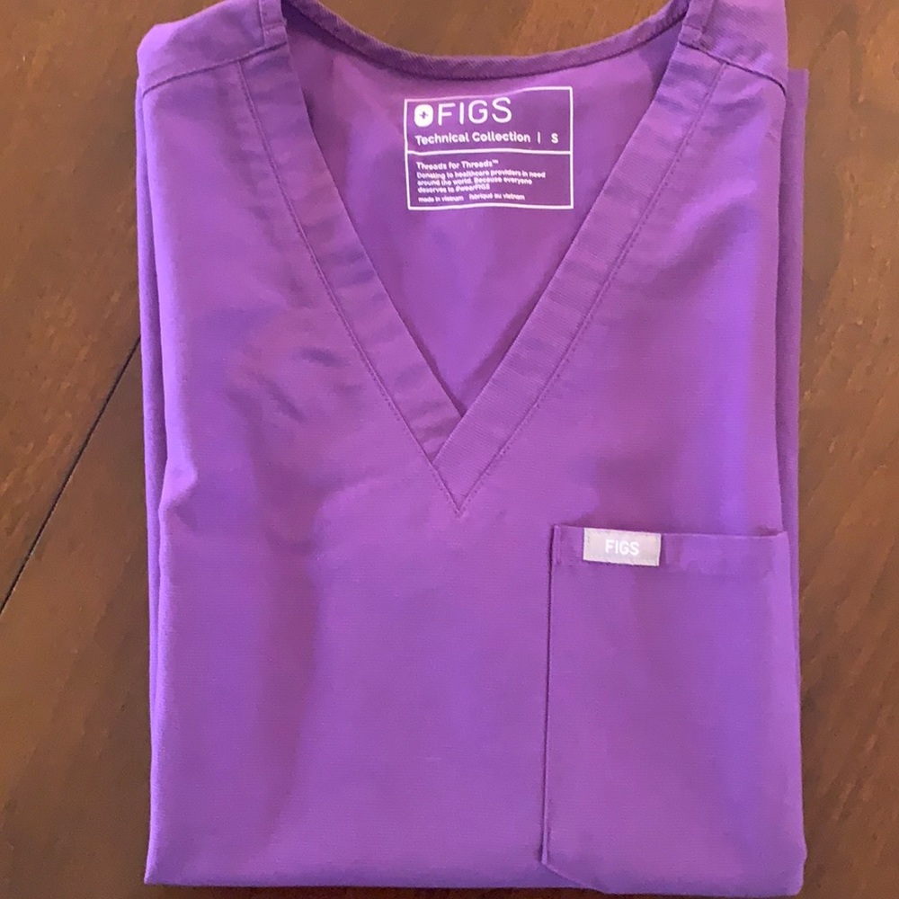 FIGS Magic Purple Scrub Set size Small